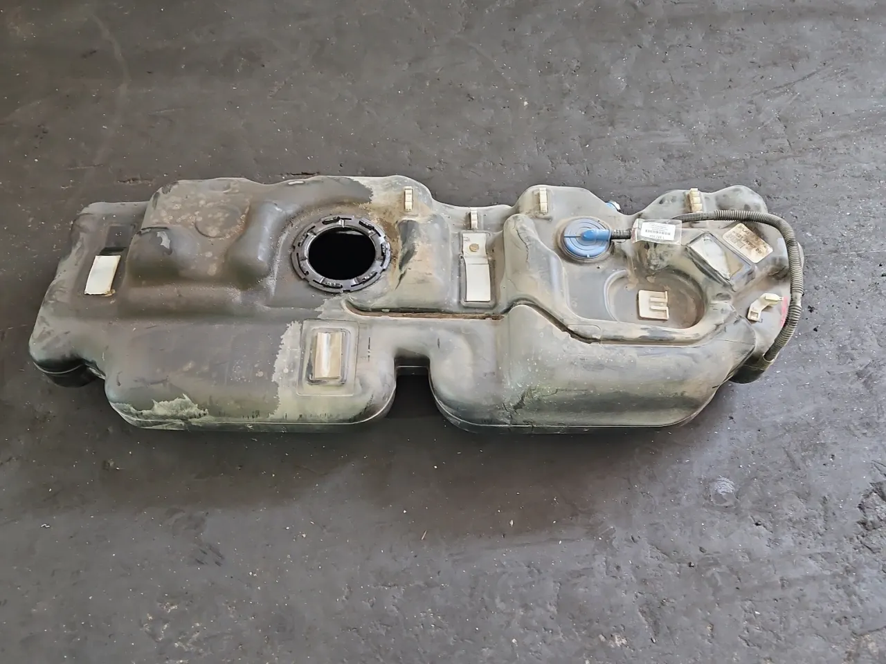 Ford Transit modele por&oacute;wnanie zbiornik paliwa