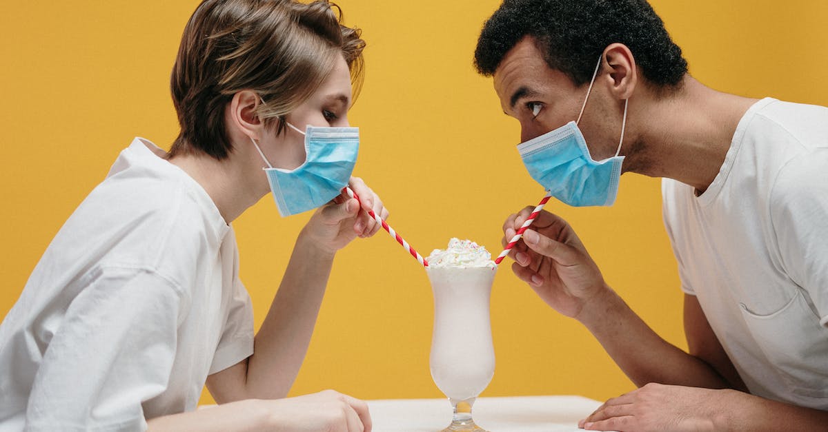 Przepisy na pyszne koktajle owocowe odchudzające. Szybkie koktajle dietetyczne i smoothie na odchudzanie