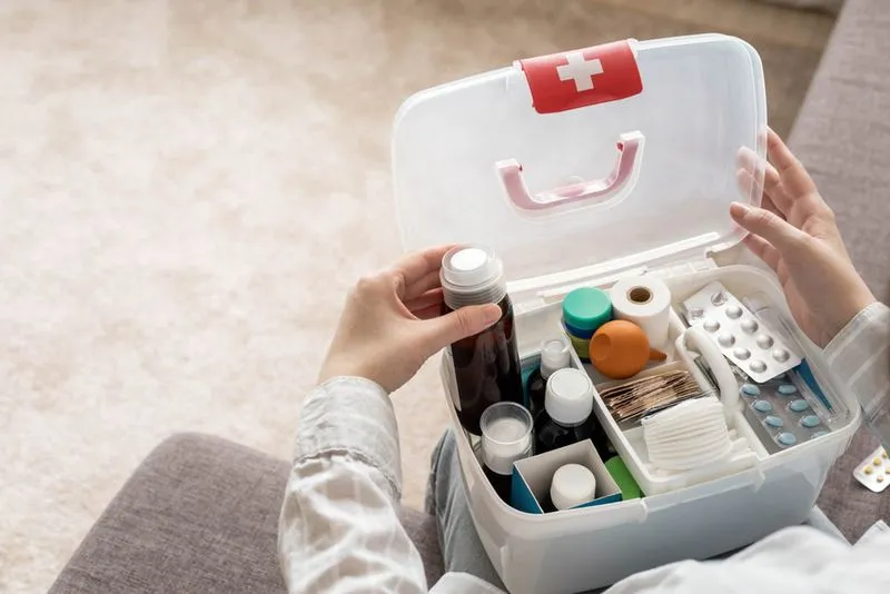 apteczka podr&oacute;żna na wakacje, leki na zemstę sułtana