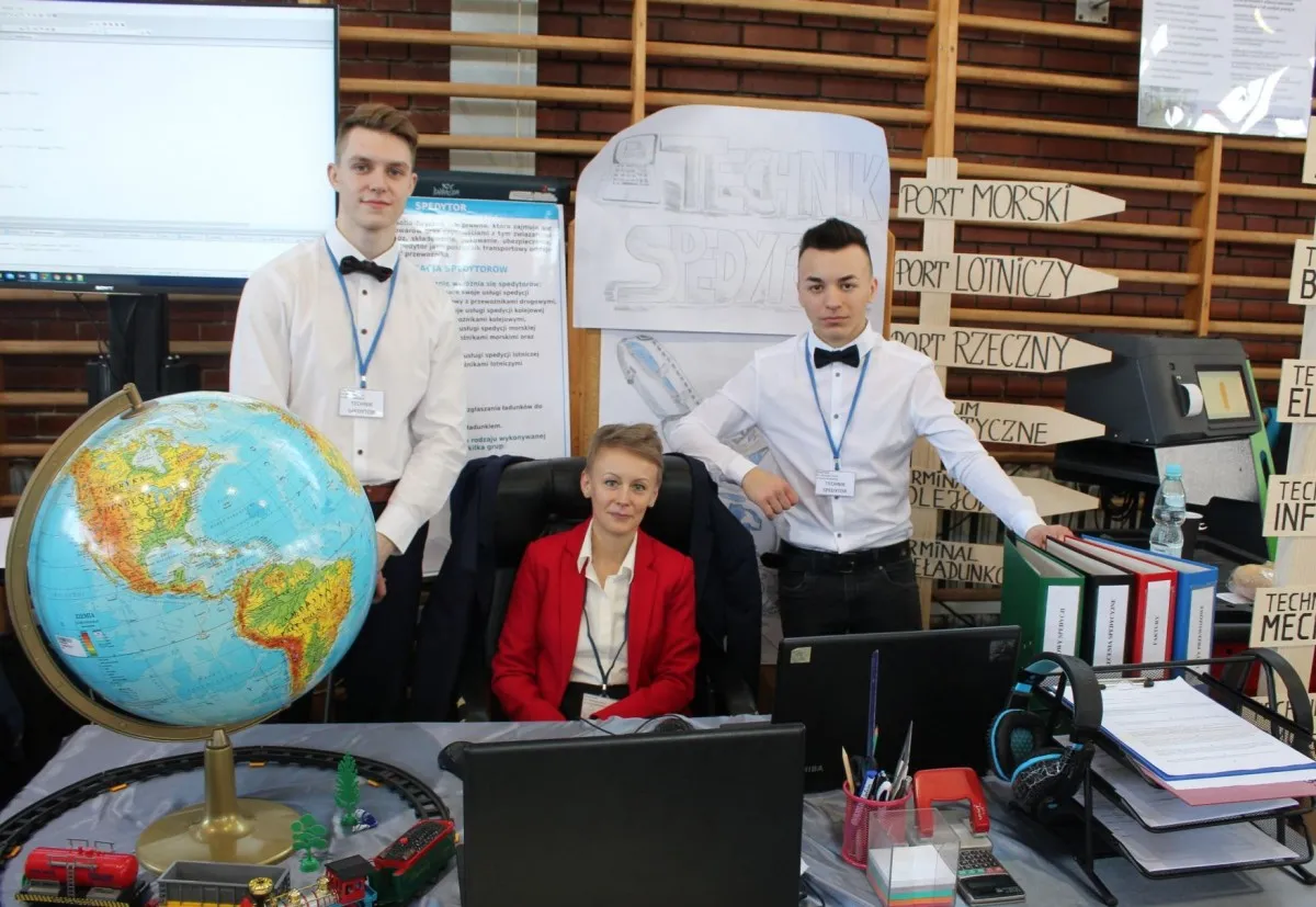 technik spedytor praca biuro