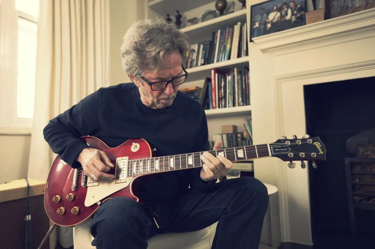 Eric Clapton z gitarą Gibson Les Paul Lucy
