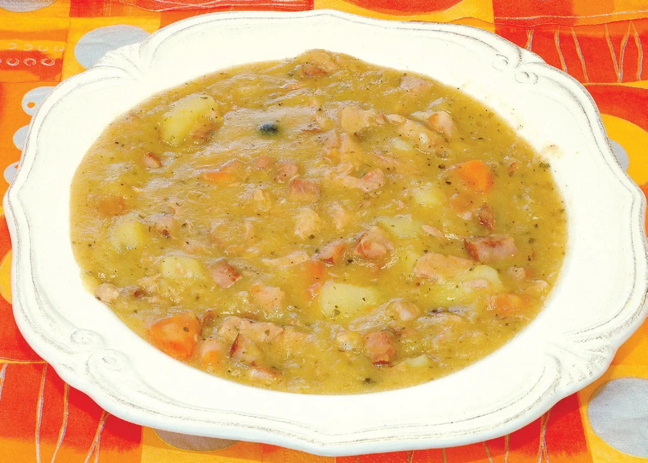 Zupa grochowa wojskowa przepis