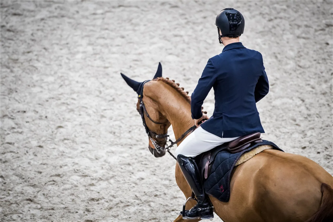 materiały kurtek technicznych jeździeckich