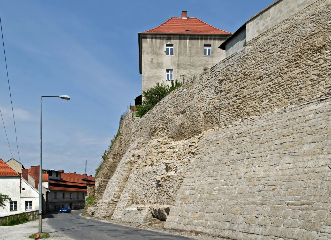 Bystrzyca Kłodzka rynek średniowieczne mury