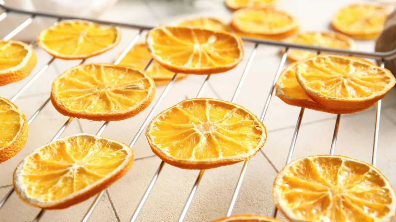 Plastry pomarańczy i mandarynek do grzańca