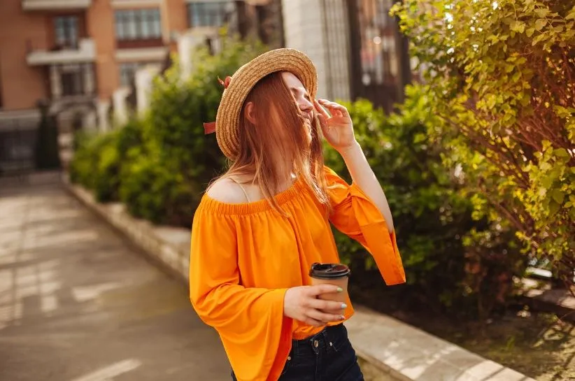 Dodatki do pomarańczowej koszuli inspiracje