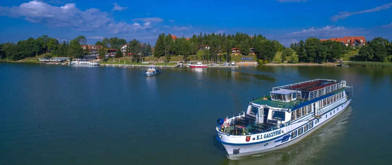 rejs statkiem jezioro Śniardwy Mazury