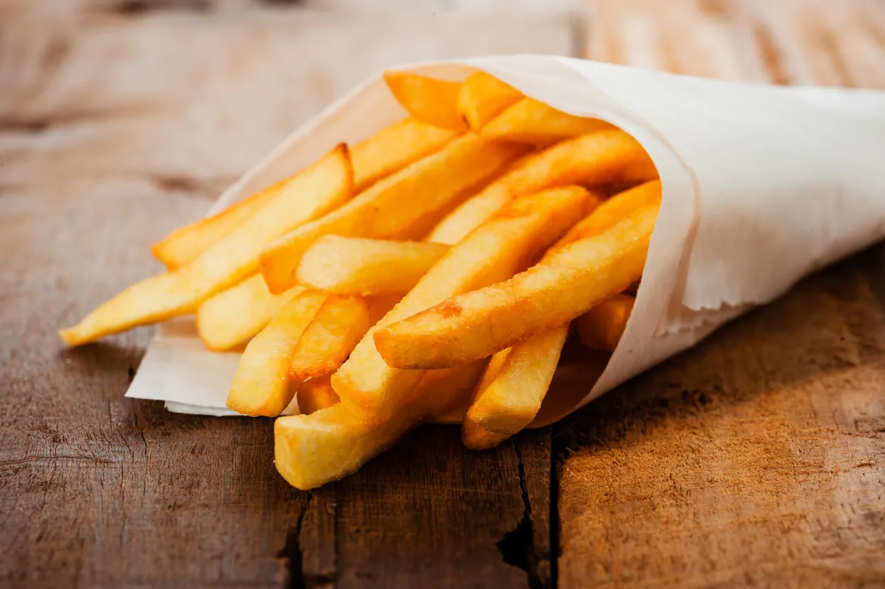 Porównanie grubości frytek: klasyczne, julienne, belgijskie