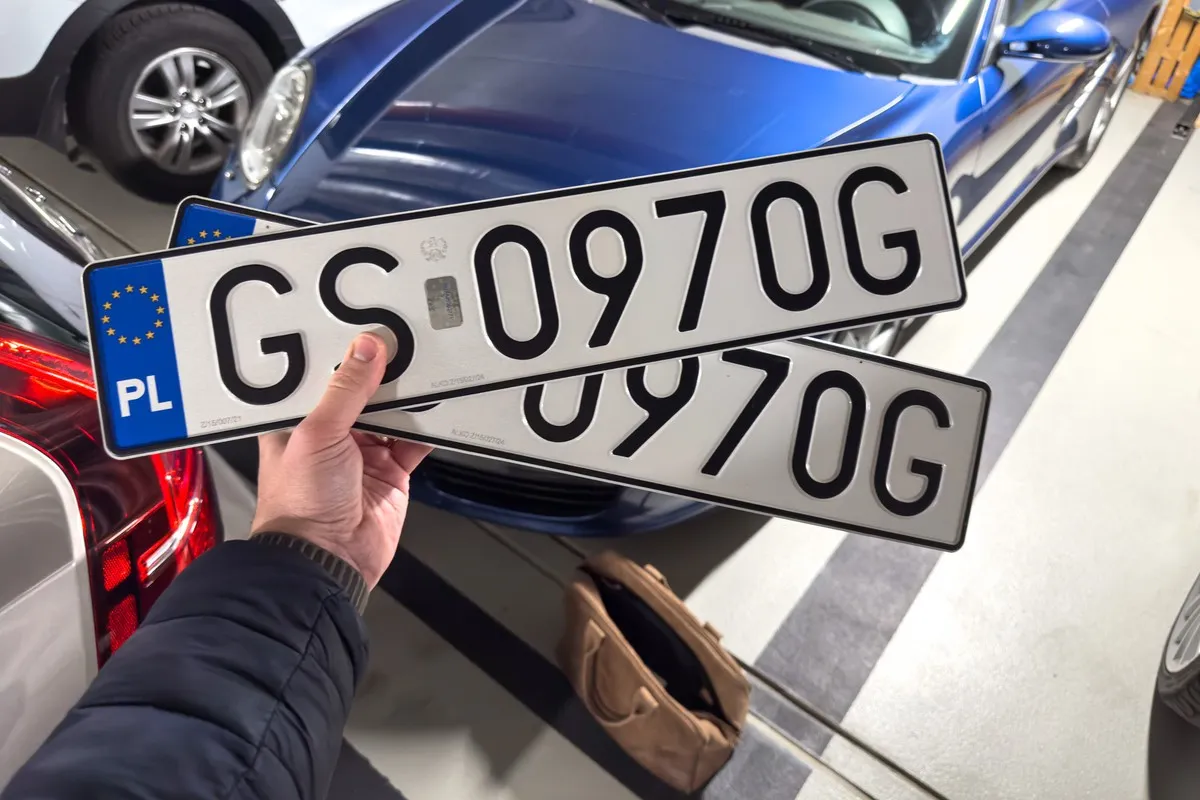 tablice rejestracyjne polska, przerejestrowanie samochodu, podatek PCC-3