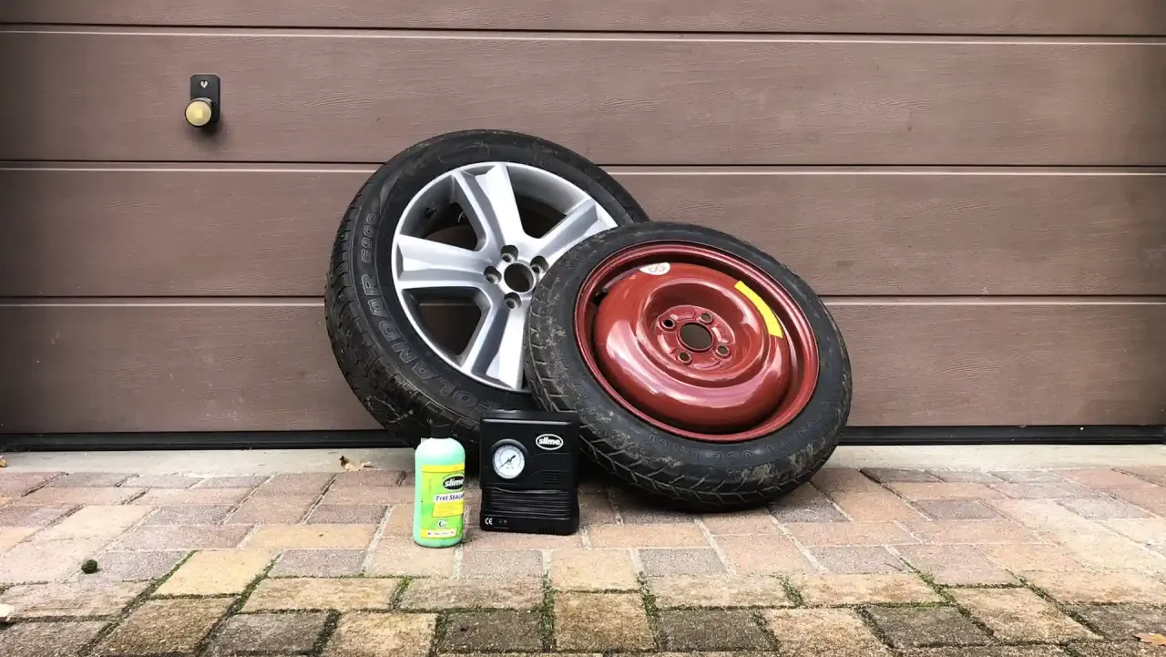 Pełnowymiarowe koło i dojazdowe koło zapasowe, kompresor i uszczelniacz. Czy koło zapasowe jest obowiązkowe?