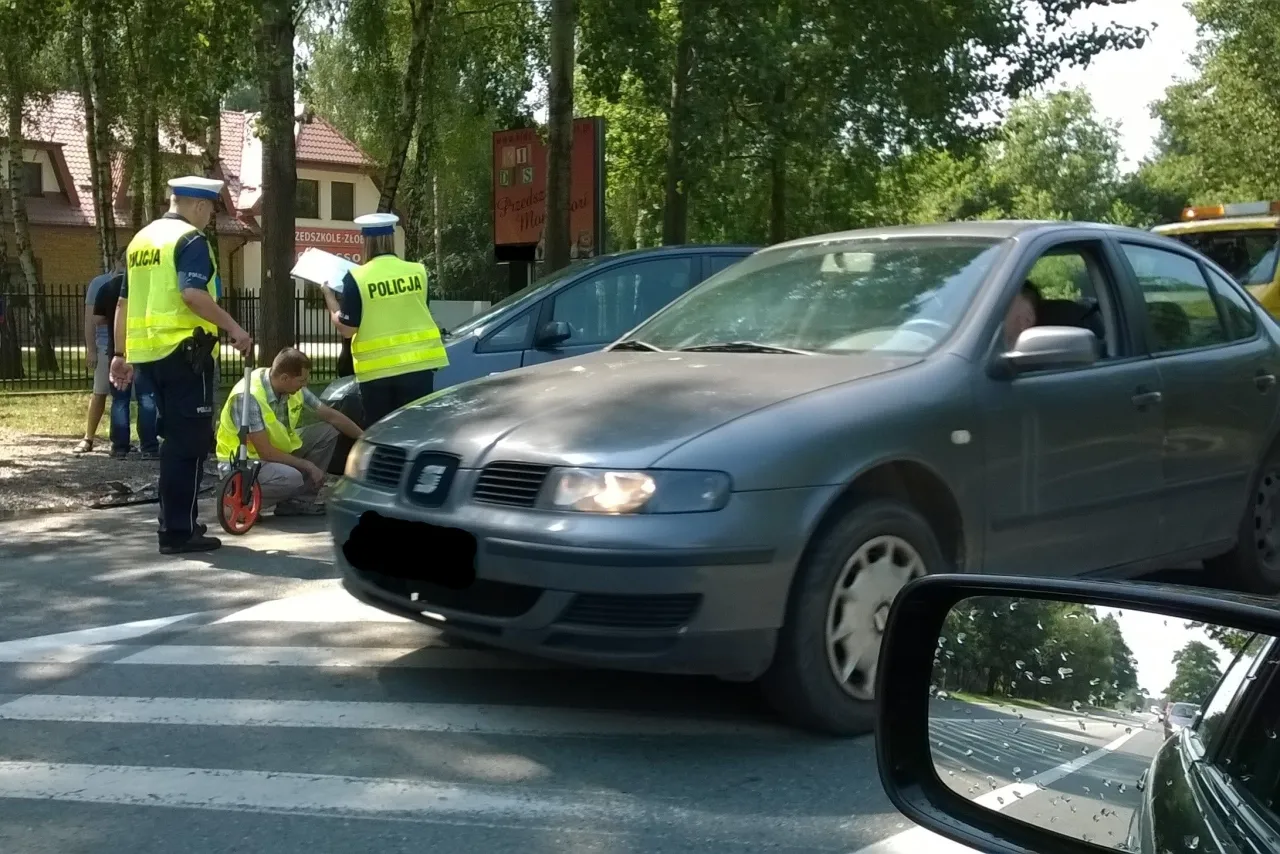 policja na miejscu kolizji
