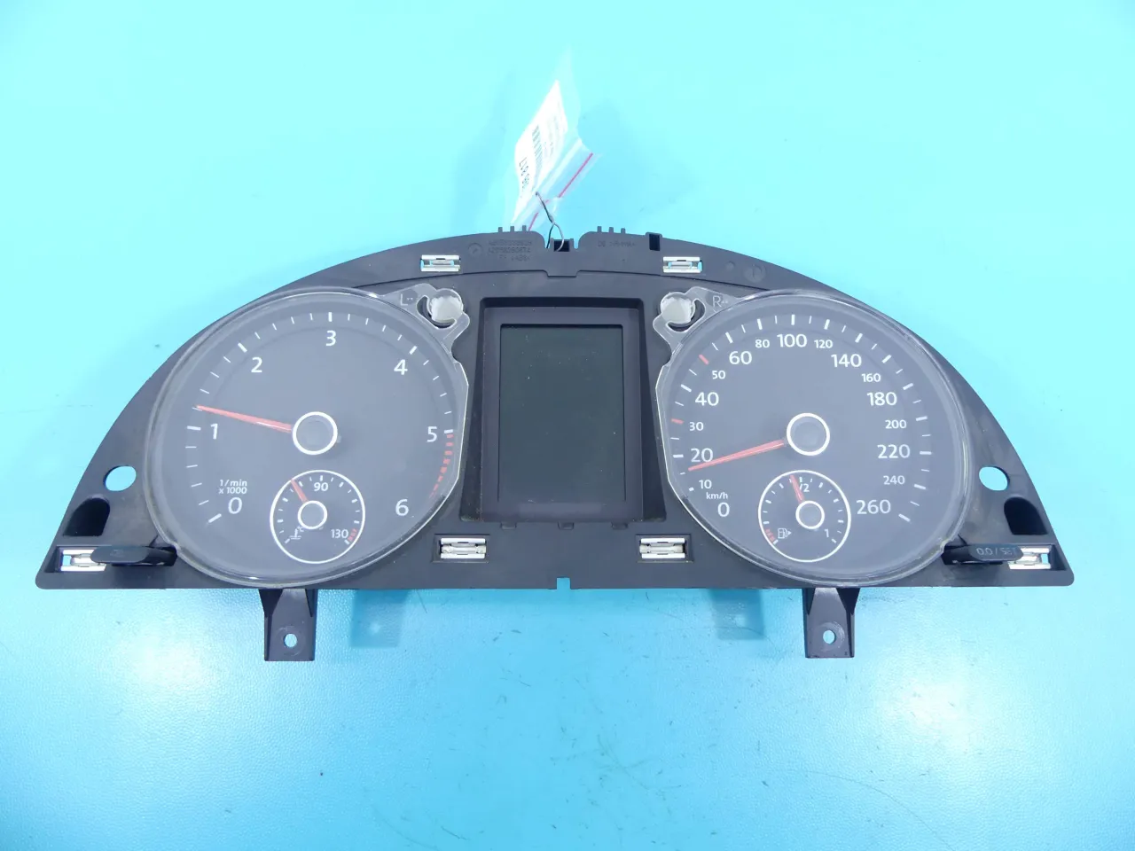 Volkswagen Passat B6 deska rozdzielcza wskaźnik paliwa