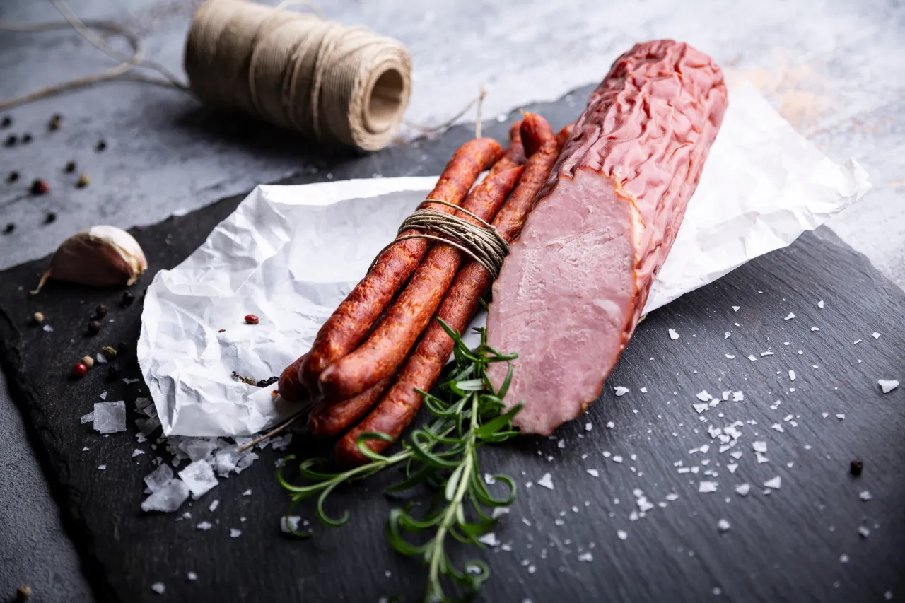 surowe mięso sennik interpretacja