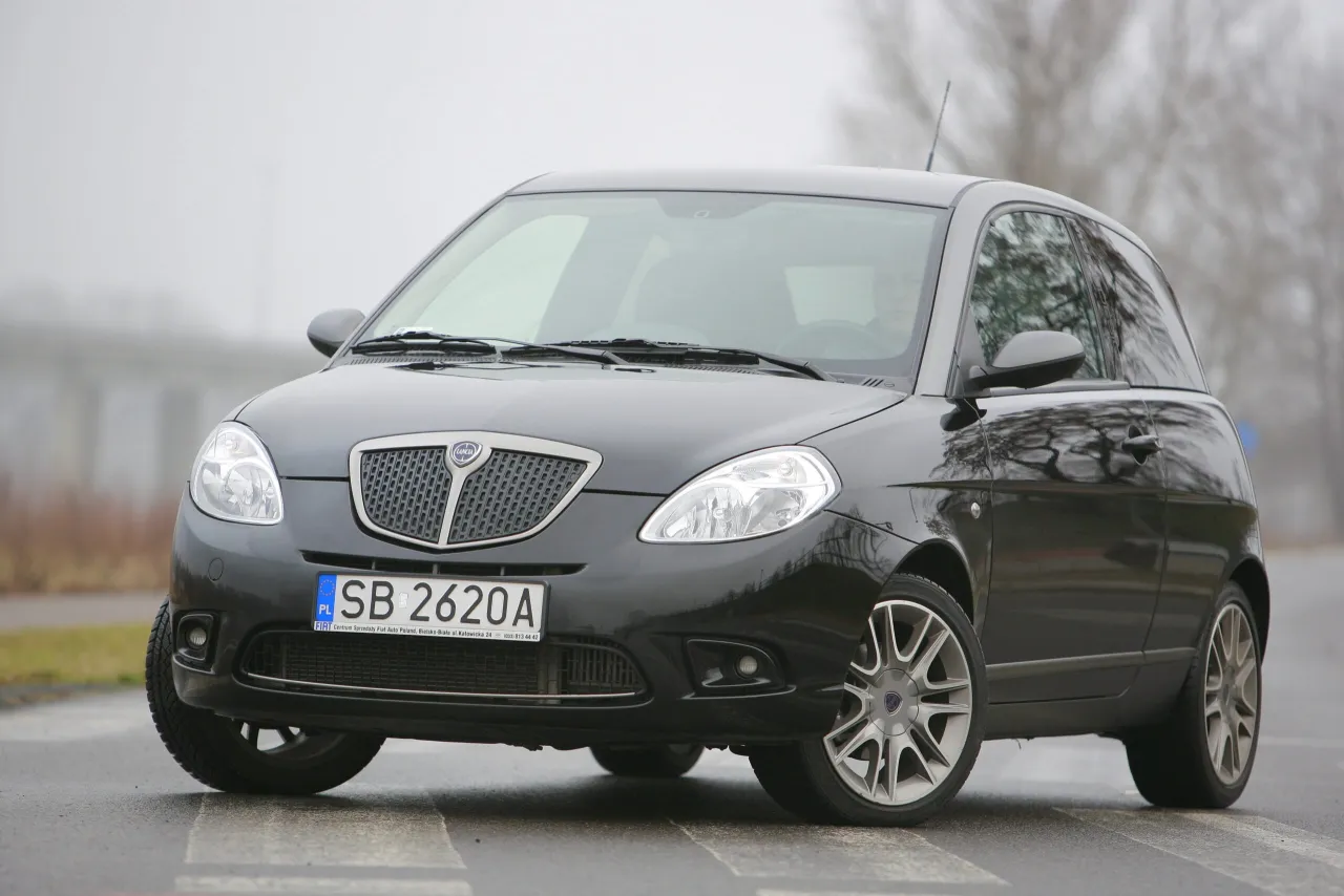 Lancia Ypsilon pojemność baku tabela generacje