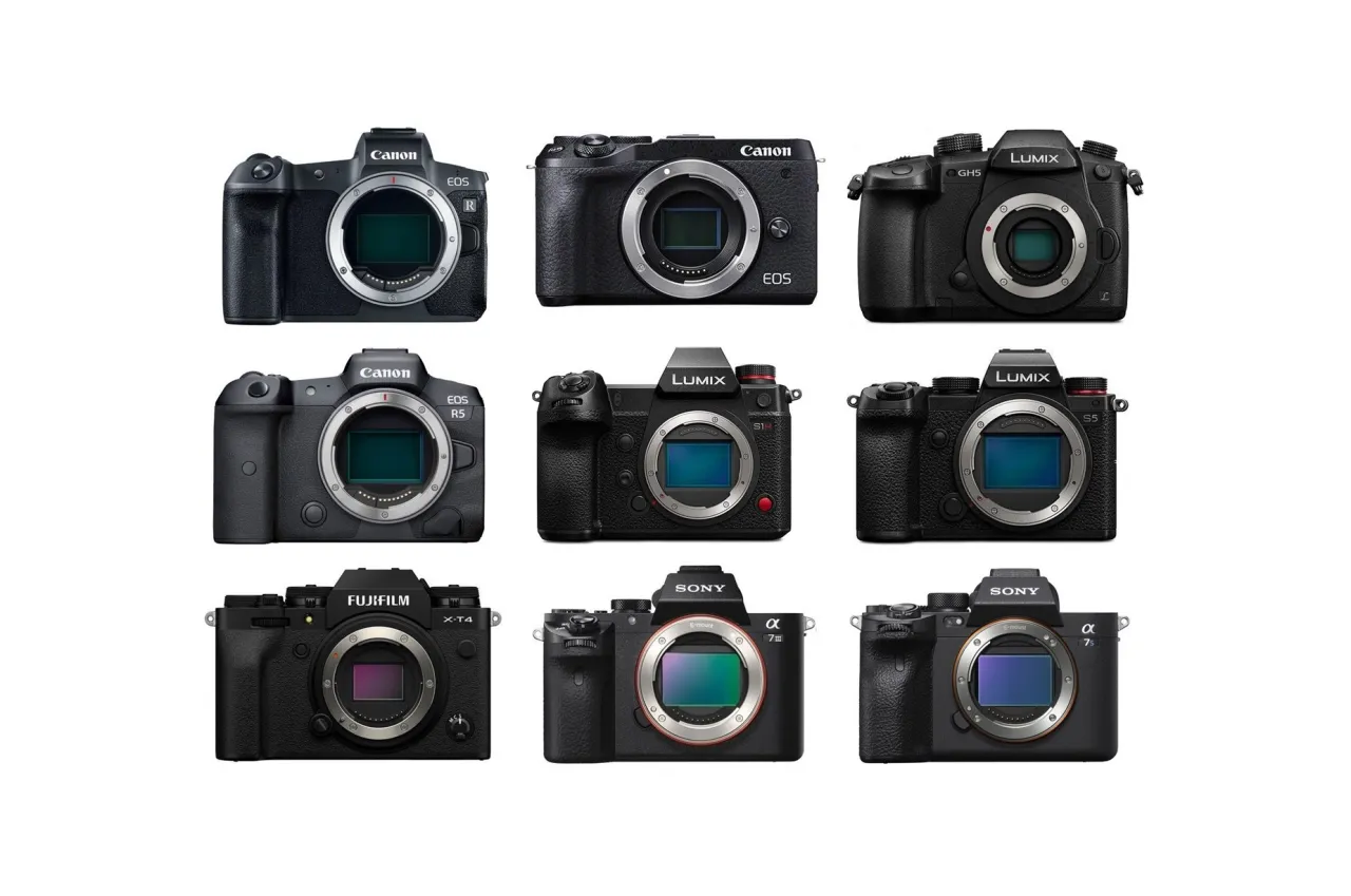 Dziewięć aparatów do filmowania różnych marek: Canon, Panasonic Lumix, Fujifilm, Sony.