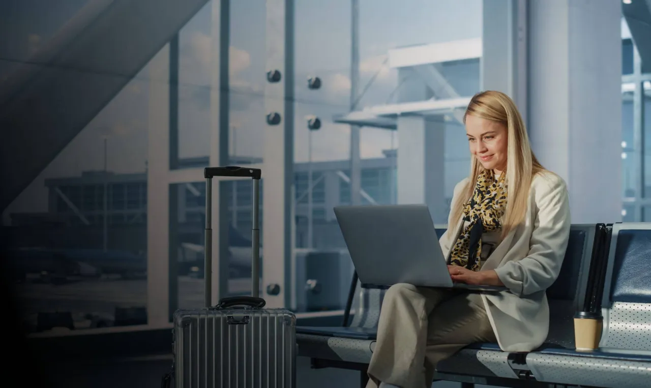 kobieta w delegacji zagranicznej, bizneswoman podr&oacute;żująca, rozliczanie delegacji