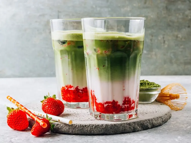 matcha latte i desery