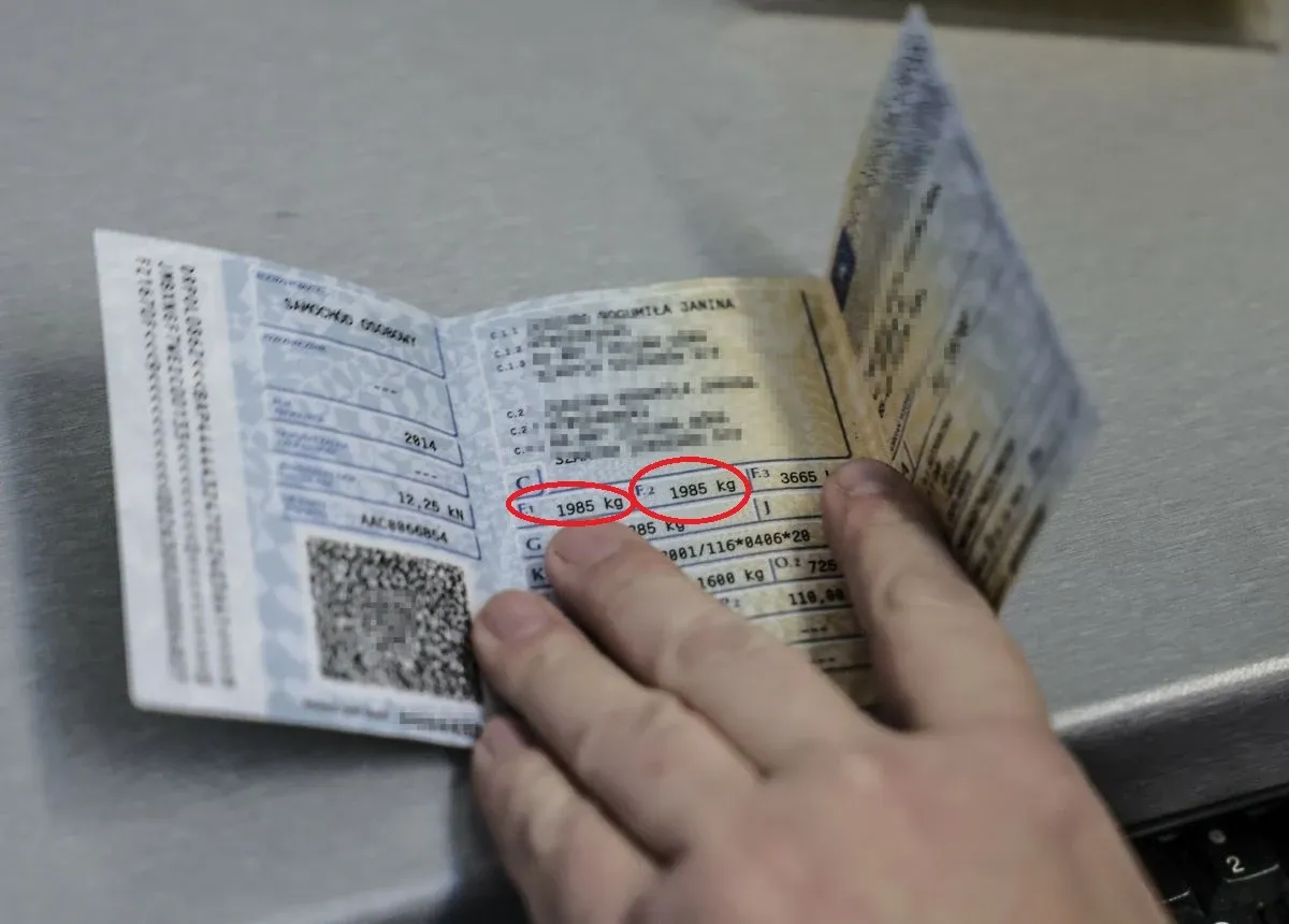 Dow&oacute;d rejestracyjny samochodu pola O.1 O.2 F.2