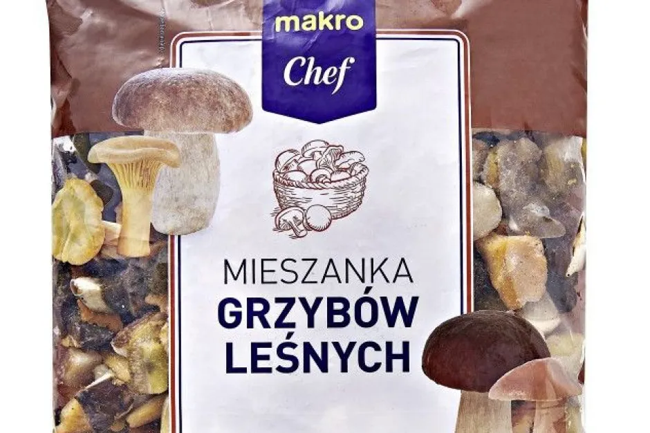 różne mrożone grzyby w woreczkach z datami