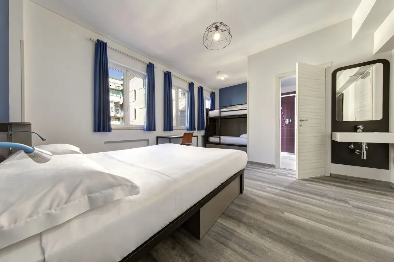 Rzym Koloseum zach&oacute;d słońca