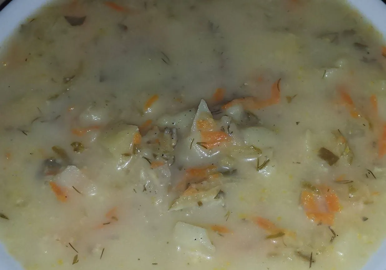 zupa ogórkowa na żeberkach