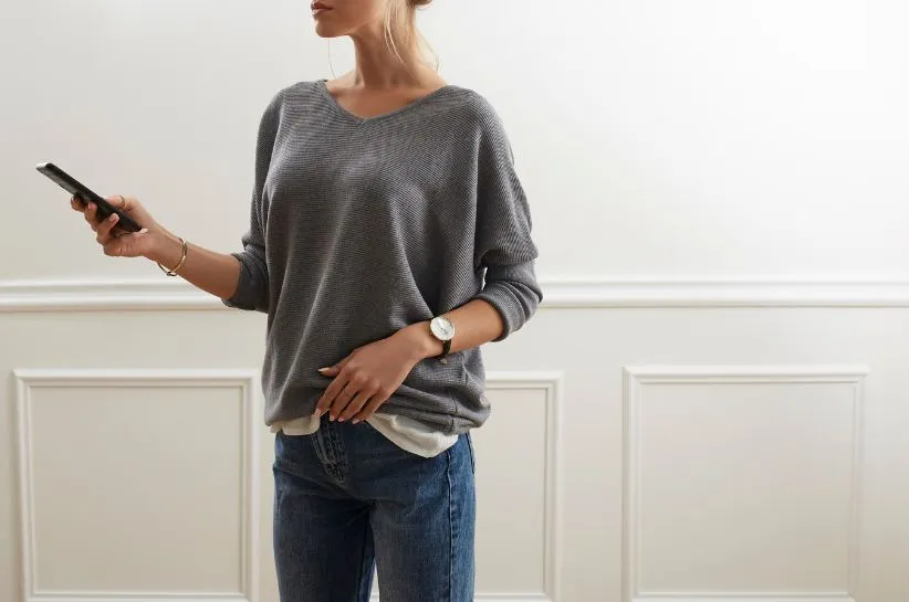 dodatki do szarego swetra