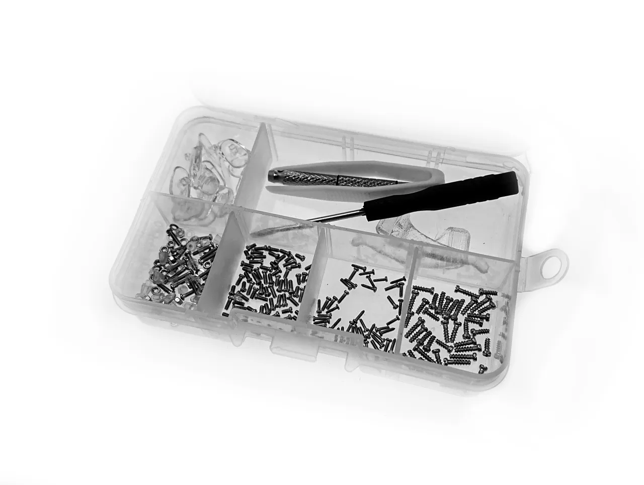 mała śrubka w oprawkach metalowych okular&oacute;w