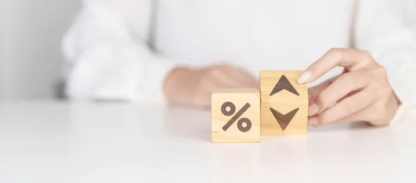 para podpisująca dokumenty finansowe lub symbol ochrony majątku