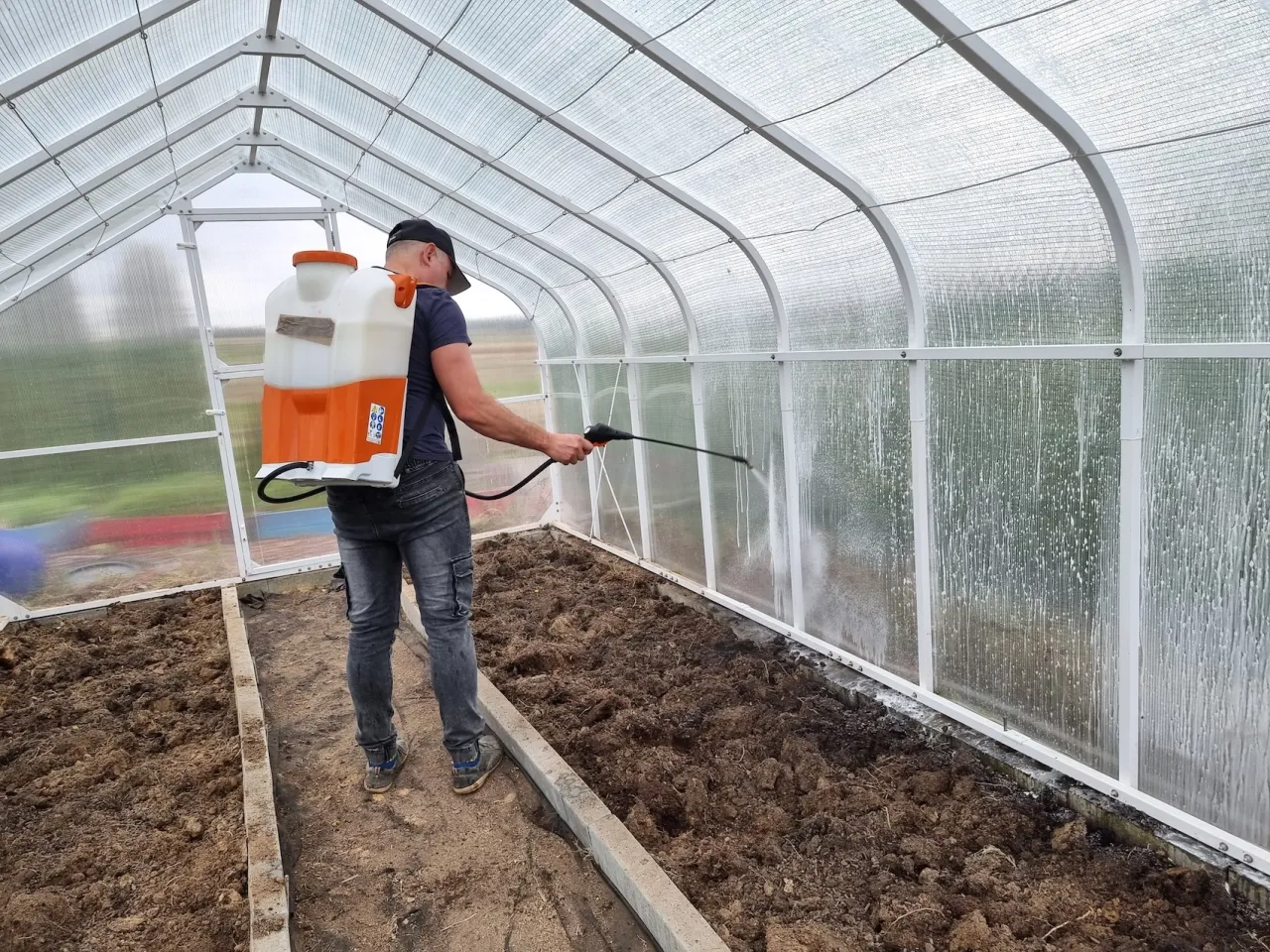 środki do mycia szklarni poliwęglanowej