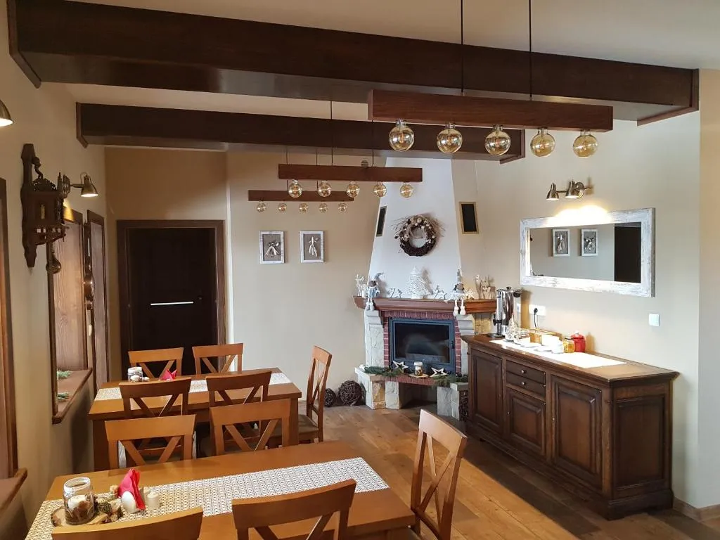 Bac&oacute;wka na Zadzielu restauracja wnętrze, dania regionalne