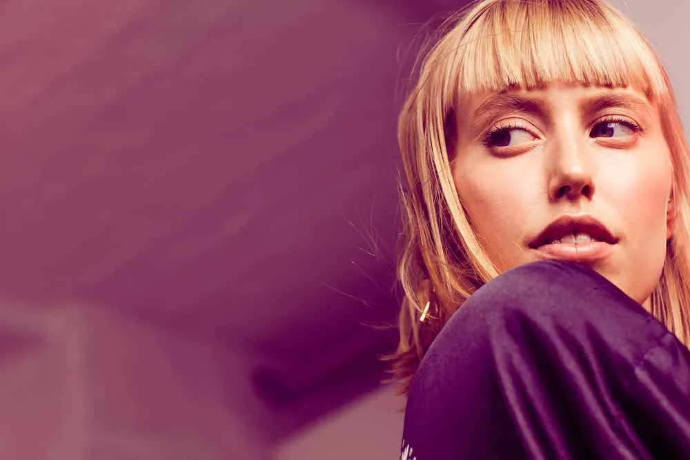 LEA S&auml;ngerin Portrait emotional