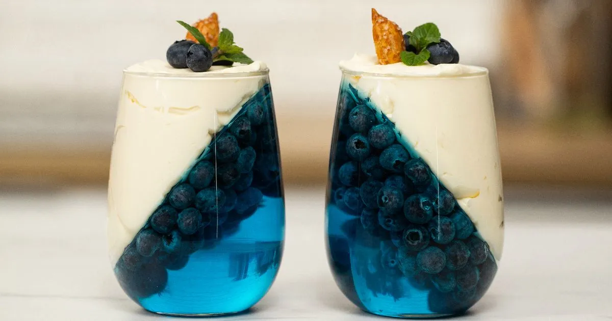 niebieska galaretka gotowy deser