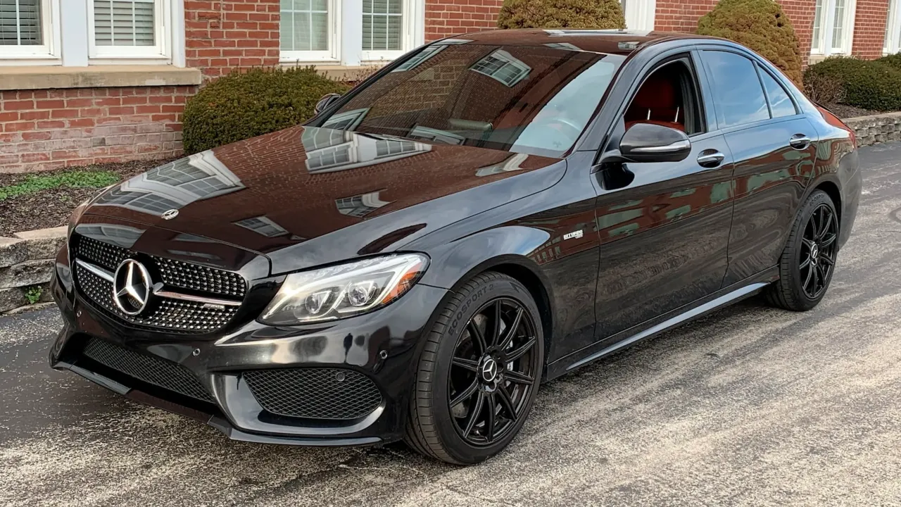 Zdjęcie C 43 AMG Mercedes-Benz – osiągi, technologie i porównania modeli