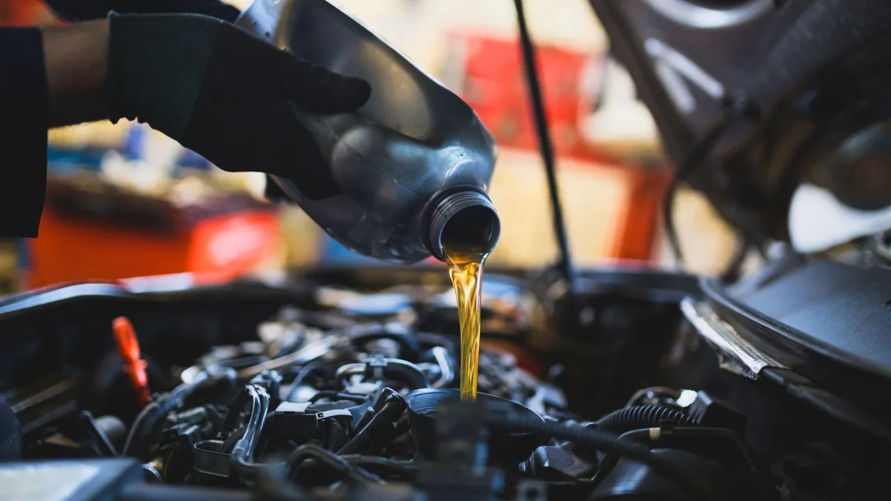 tabela koszt&oacute;w wymiany oleju i filtr&oacute;w diesel, warsztat samochodowy wymiana oleju