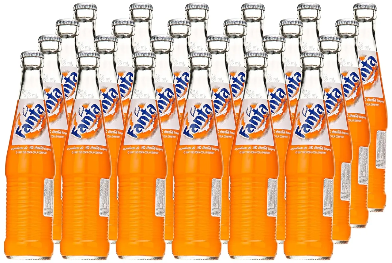 klasyczna Fanta pomarańczowa butelka