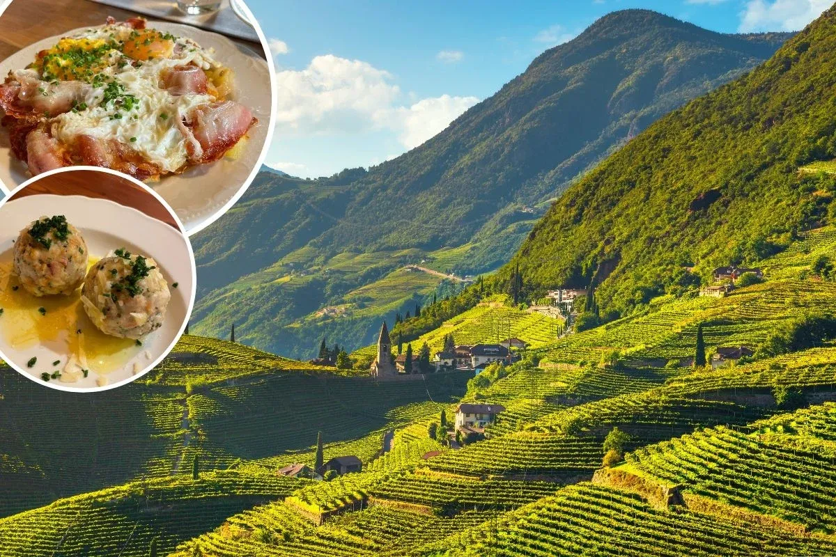 Pyszne knedle i jajecznica z boczkiem na tle malowniczych winnic w Tyrolu we Włoszech.