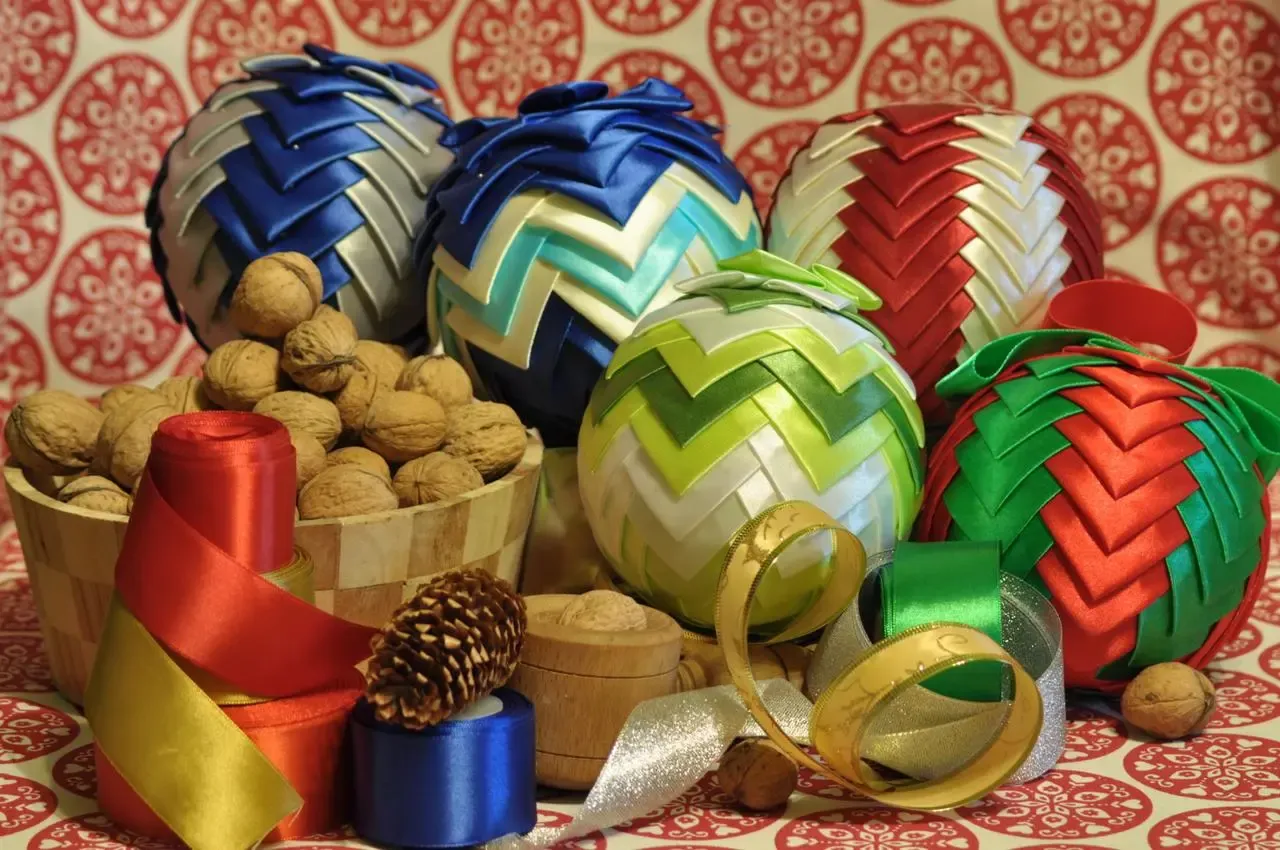 proste ozdoby ze wstążki dla początkujących