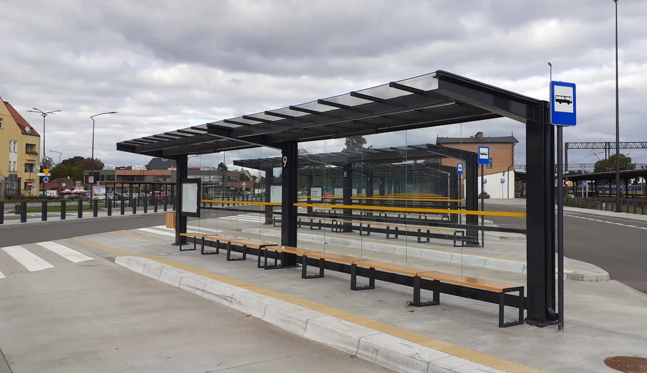 Dworzec PKP Lębork przystanki bus&oacute;w