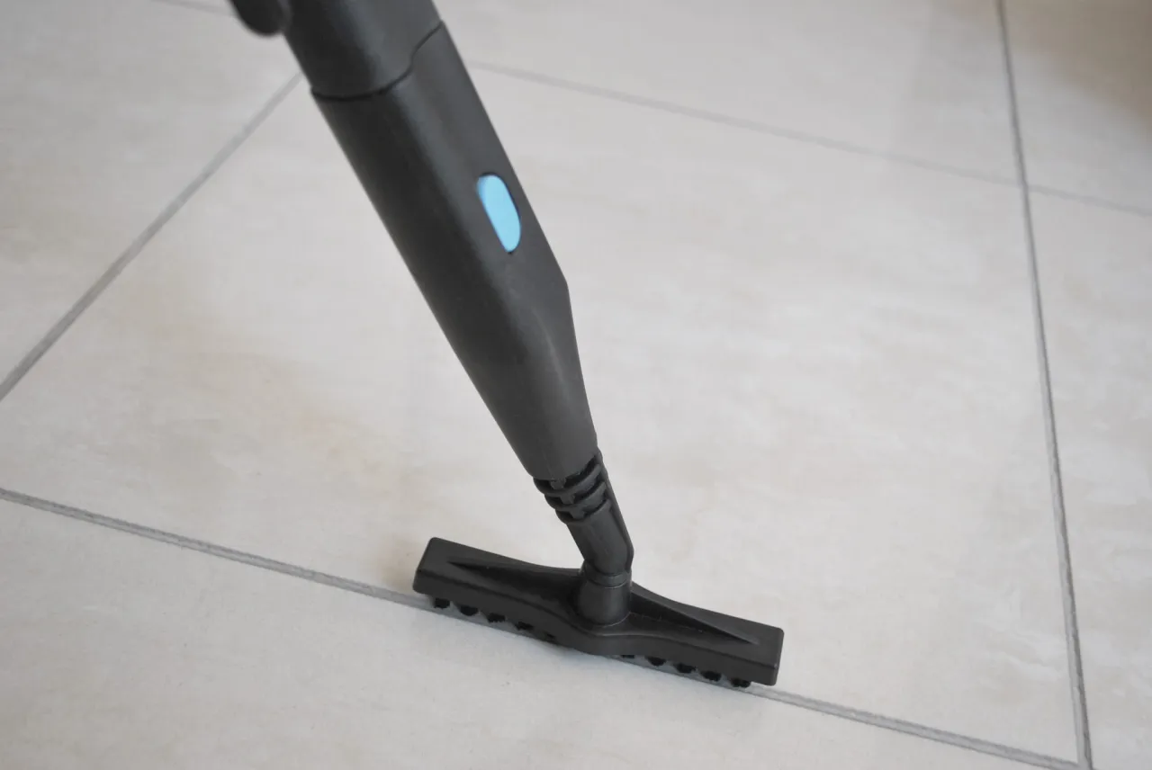 narzędzia do czyszczenia fug szczotka myjka parowa