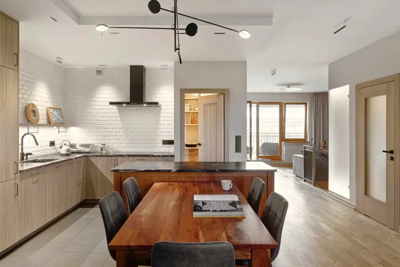 ukryta kuchnia w salonie