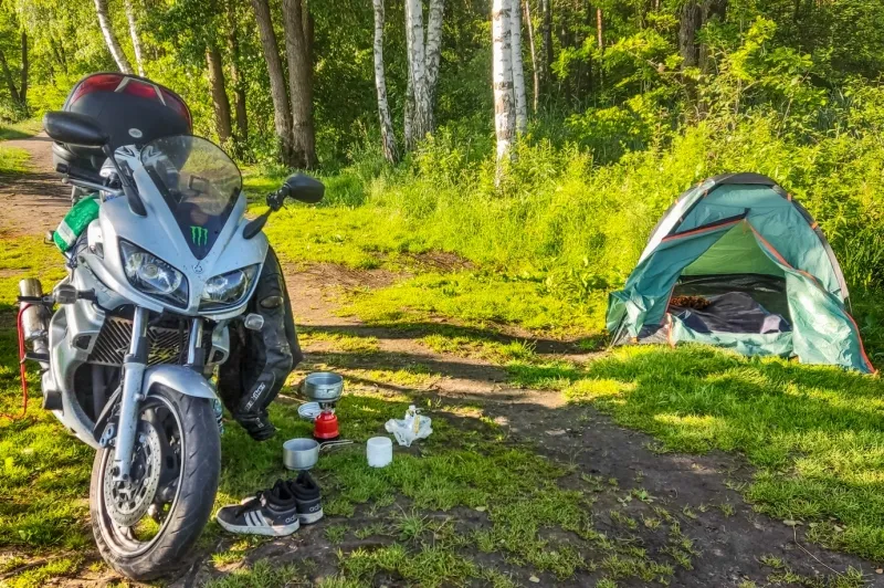 motocykl zakręty g&oacute;ra kamieńsk