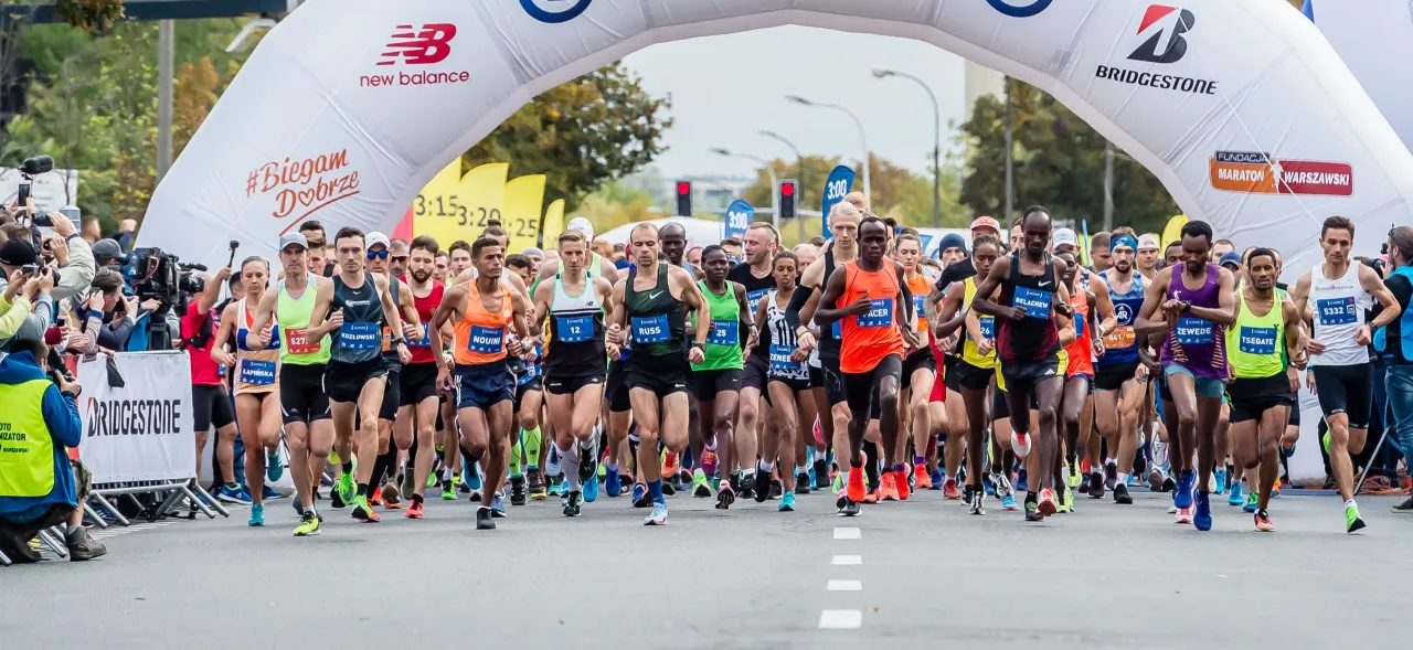biegacze start maraton