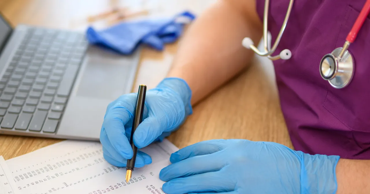 Lekarz rodzinny konsultacja pacjent