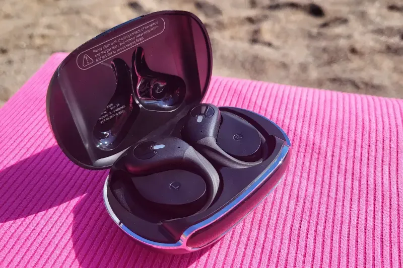 Rodzaje słuchawek sportowych: pałąk zauszny, wingtips, dokanałowe