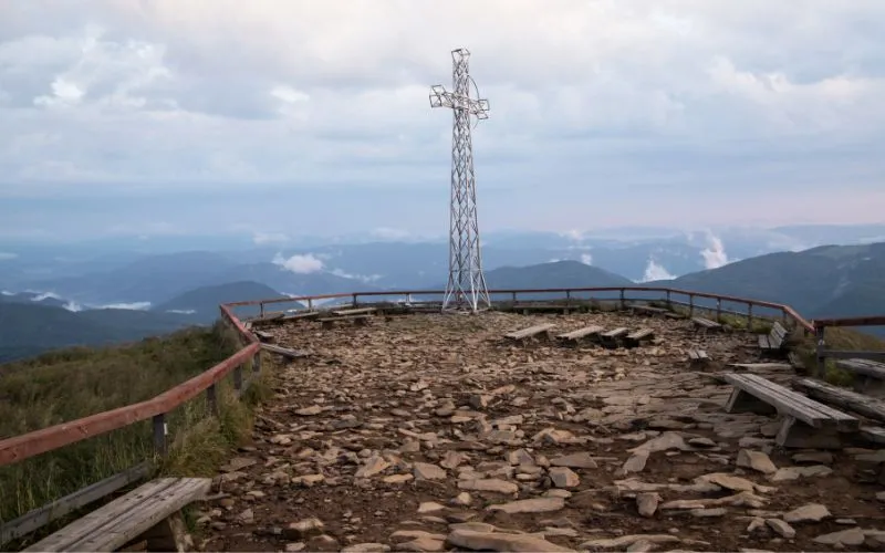 Tarnica szczyt krzyż panorama