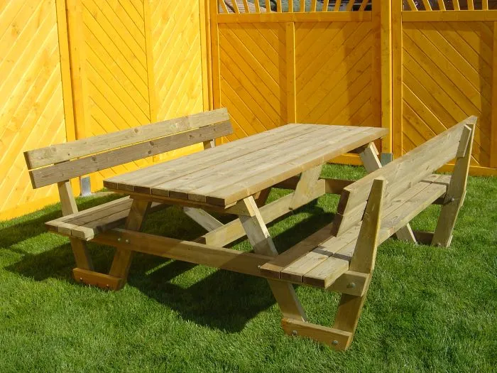 r&oacute;żne gatunki drewna na st&oacute;ł ogrodowy