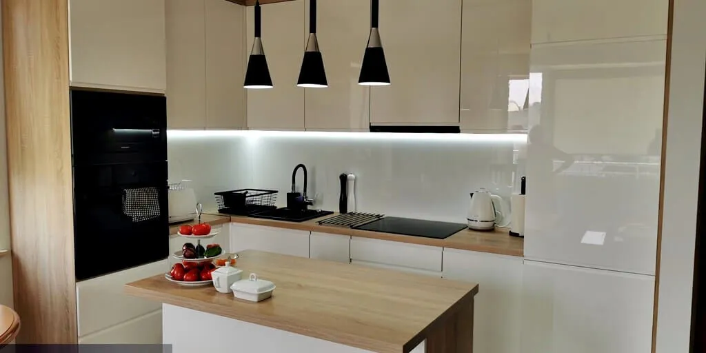 mała kuchnia połysk aranżacje