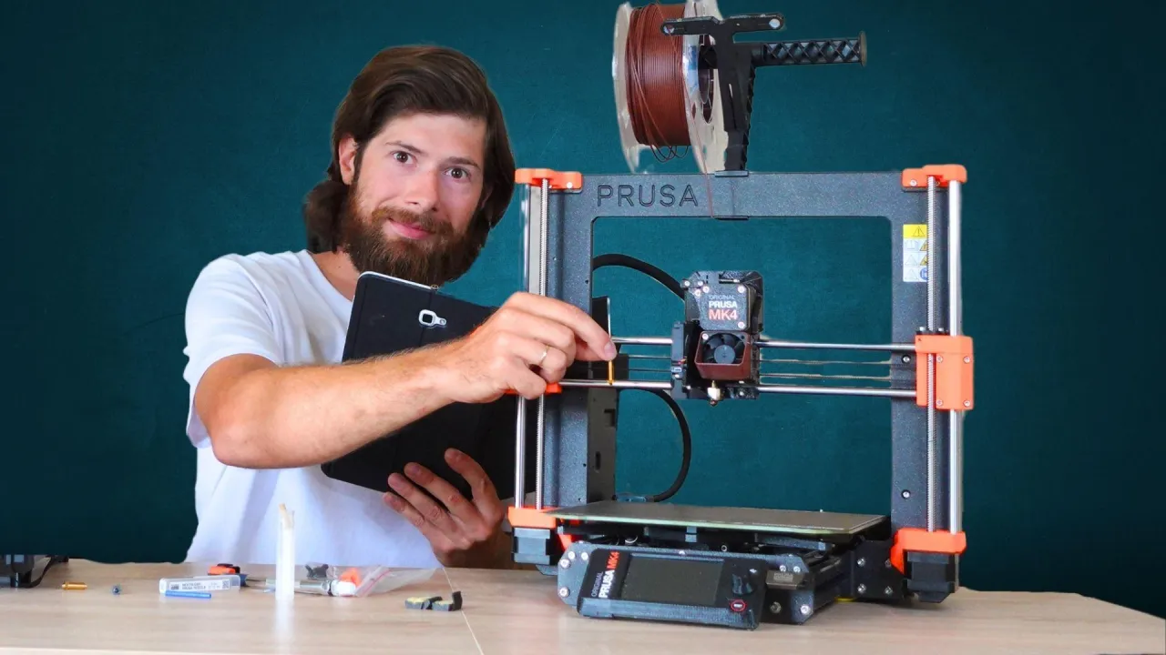 Drukarka 3D FDM w akcji, proces drukowania warstw