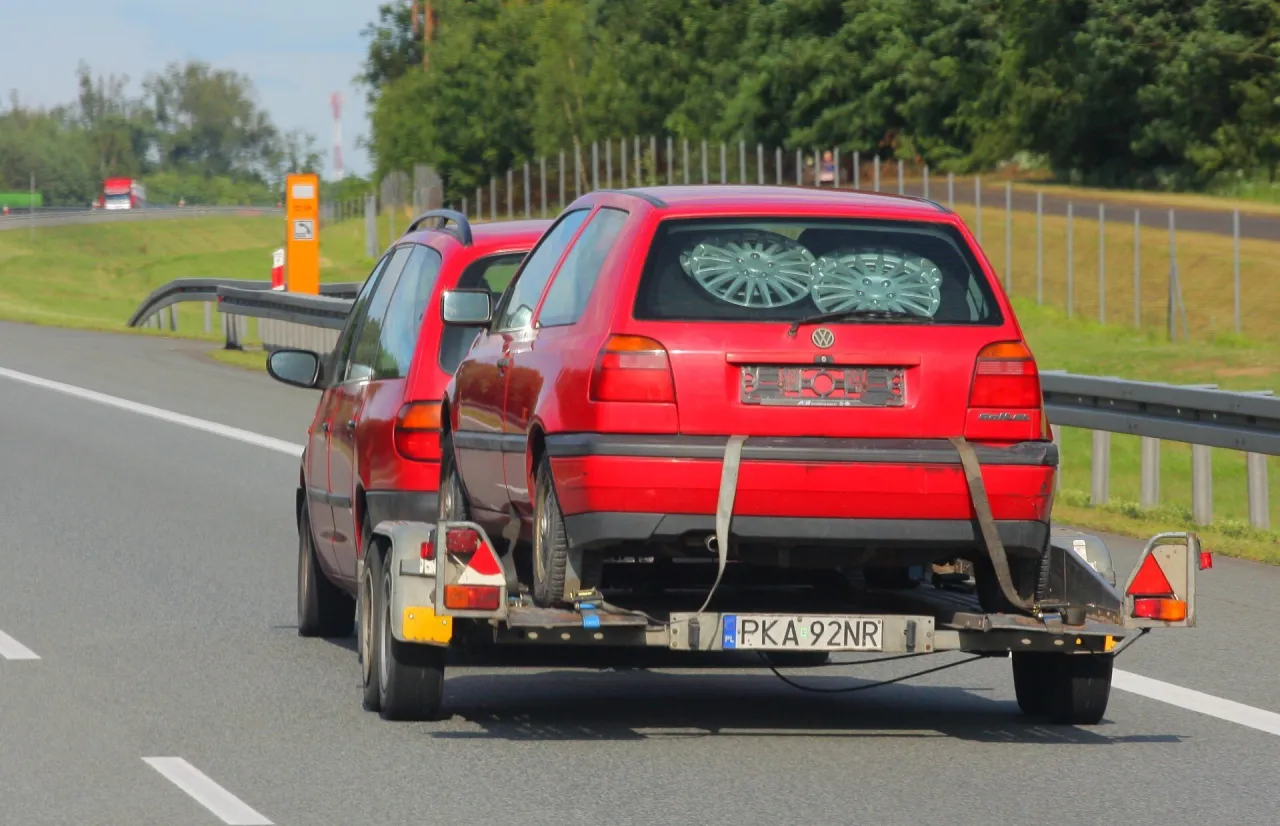 Zdjęcie Czy automatem można holować inne auto? Oto, czego musisz unikać
