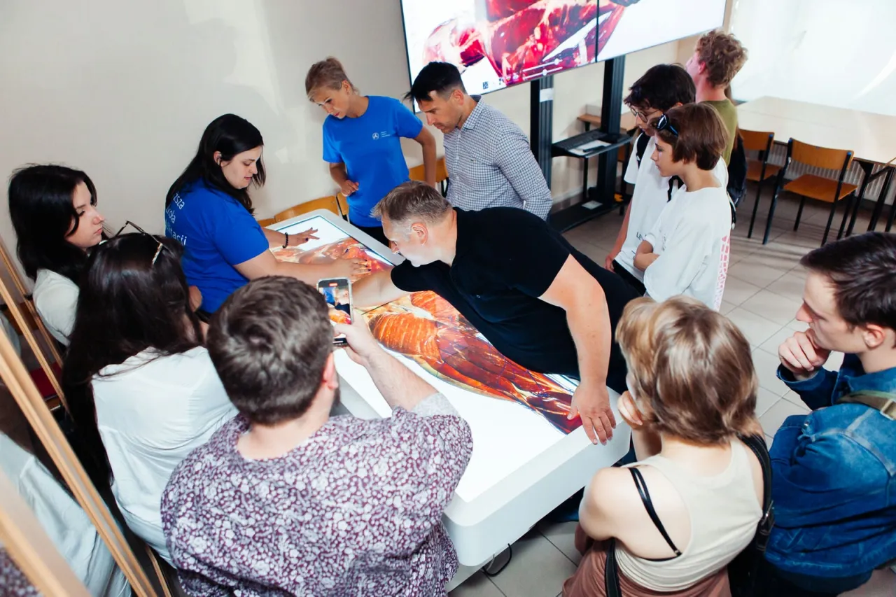 studenci fizjoterapii anatomia